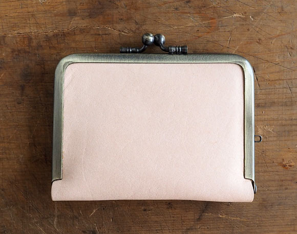 poussette 3.5 inch tanned leather clasp pass case [g35160001] 