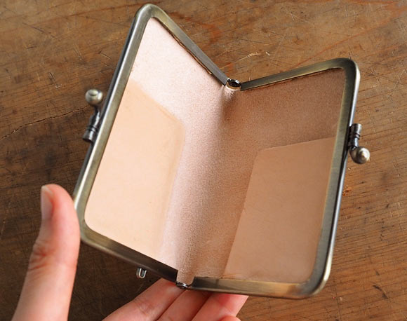 poussette 3.5 inch tanned leather clasp pass case [g35160001] 