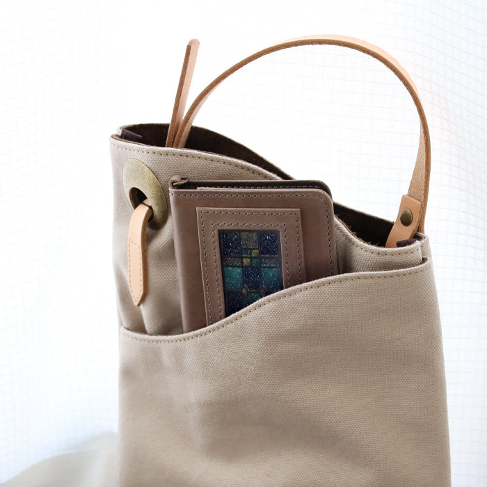 glart Multi-Facelift Smartphone Case, Large, Stained Glass, Antique Door Design, Light Gray, Women's [H0209-LGY]