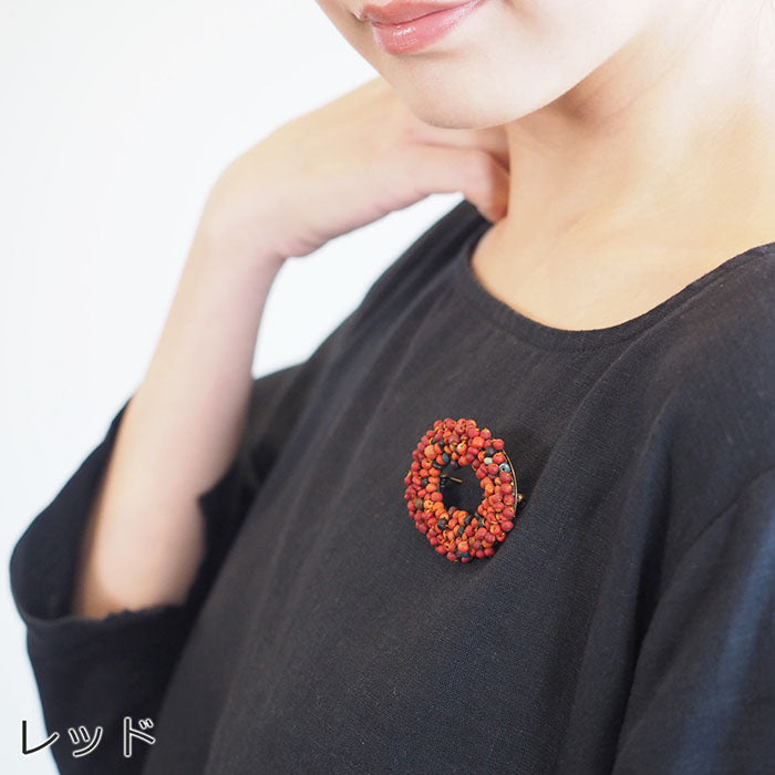 [2 colors] haru nomura Vegetable dye artist Haruka Nomura “Tree brooch” Naturally dyed wood beads hand-knitted [HN-008]