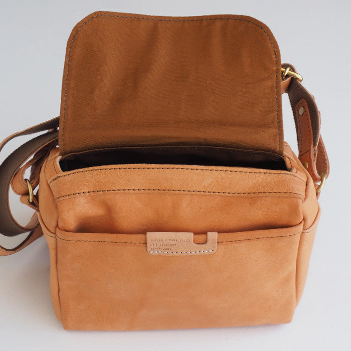 Butler Verner Sails(バトラーバーナーセイルズ)  馬革 フラップショルダー メンズ レディース [JA-2597] モバイルショルダーバッグ スマホ ポーチ ポシェット