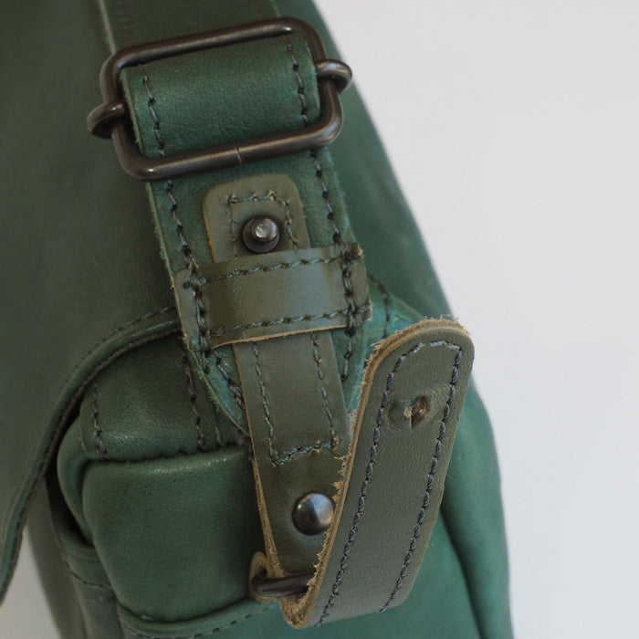 Butler Verner Sails(バトラーバーナーセイルズ)  馬革 フラップショルダー メンズ レディース [JA-2597] モバイルショルダーバッグ スマホ ポーチ ポシェット