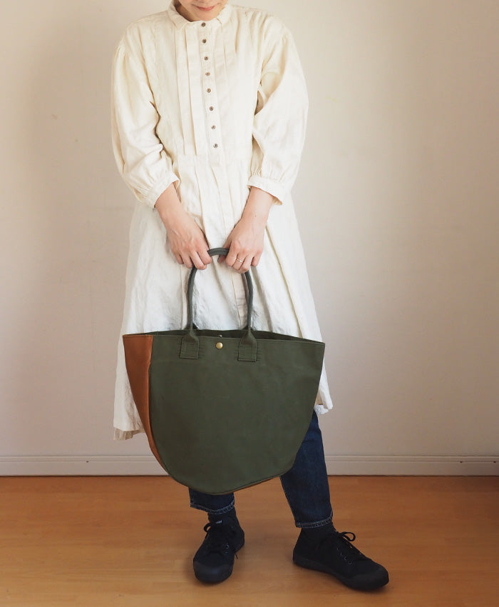 REAL STANDARD life Kurashiki canvas No. 9 x Himeji leather “BC Luton HELMETBAG” L size green shoulder tote bag [JT13007] 