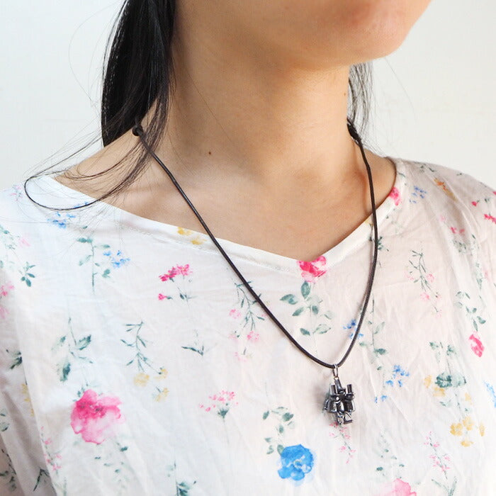 Bronze sculptor Tadashi Koizumi Kobito's necklace "Feel the warmth." [KO-NC-09] 