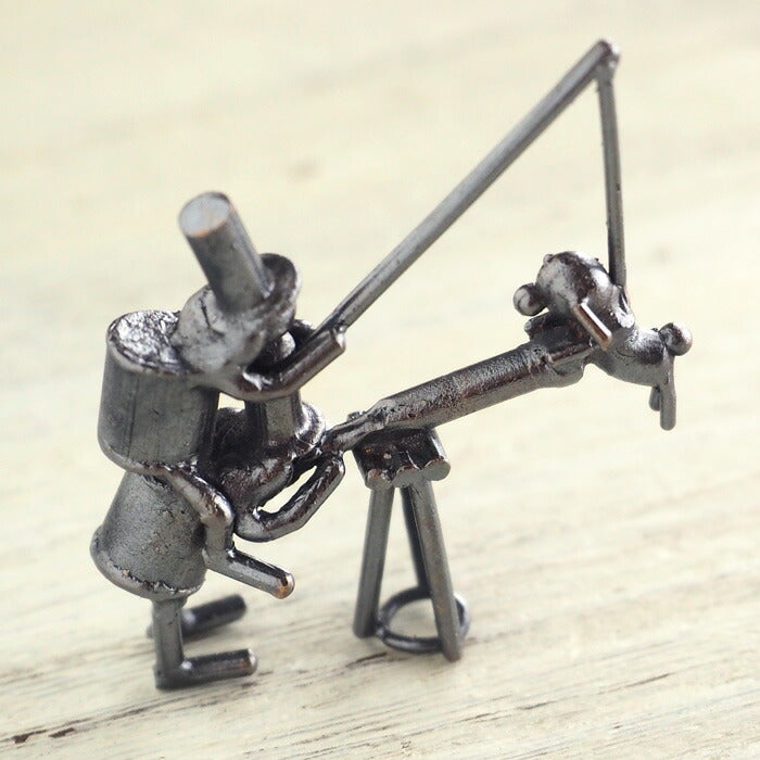 Bronze sculptor Tadashi Koizumi Kobito's object "Continued Astronomical Observation" [KO-OB-07]