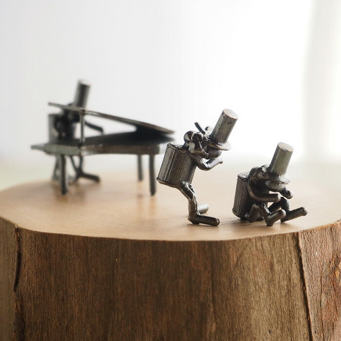 Bronze sculptor Tadashi Koizumi Kobito's object "Don't cry, no song." [KO-OB-09] 