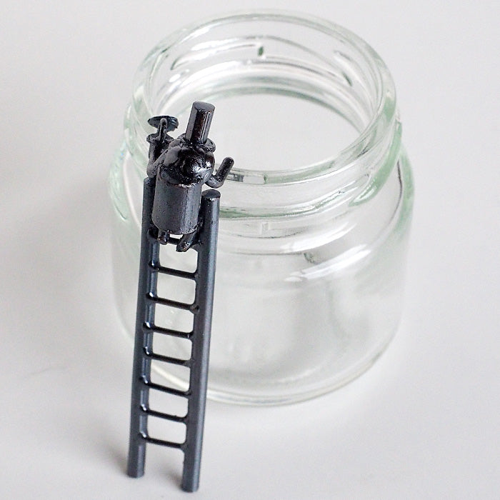 Bronze sculptor Tadashi Koizumi Kobito's object "Fill the sky with happiness." [KO-OB-10] 