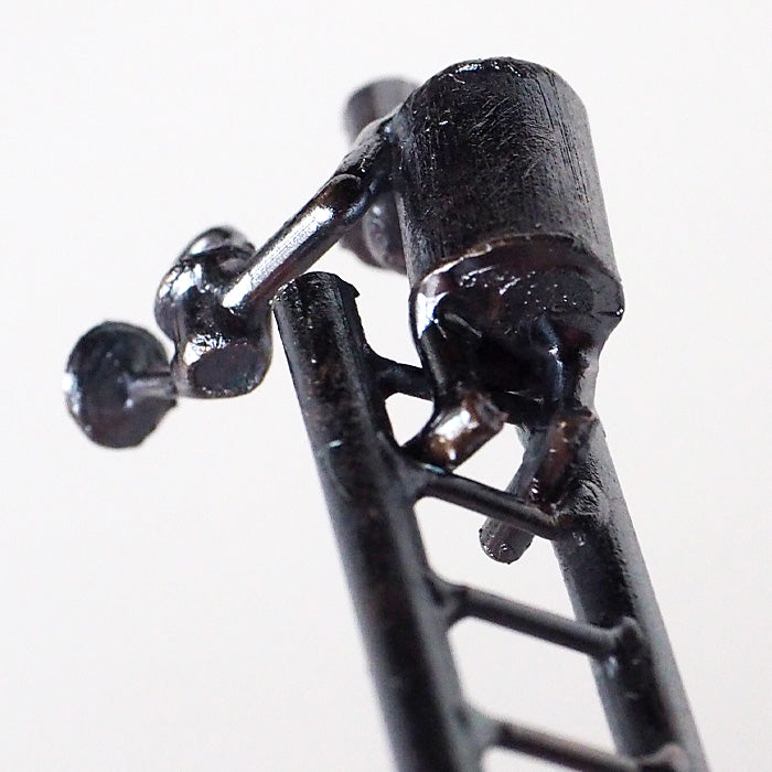 Bronze sculptor Tadashi Koizumi Kobito's object "Fill the sky with happiness." [KO-OB-10] 