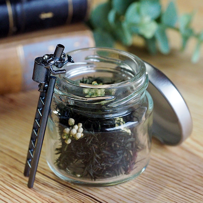 Bronze sculptor Tadashi Koizumi Kobito's object "Fill the sky with happiness." [KO-OB-10] 