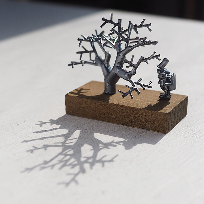 ブロンズ造形作家 コイズミタダシ コビトのオブジェ 「大きな桜の木の下で」 [KO-OB-17]