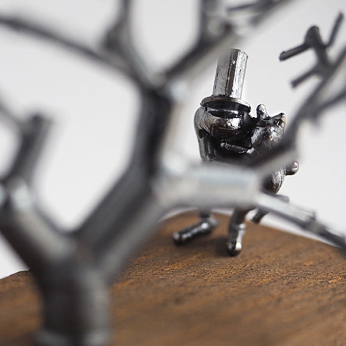 Bronze artist Tadashi Koizumi Kobito's object "Under the big cherry tree" [KO-OB-17] 