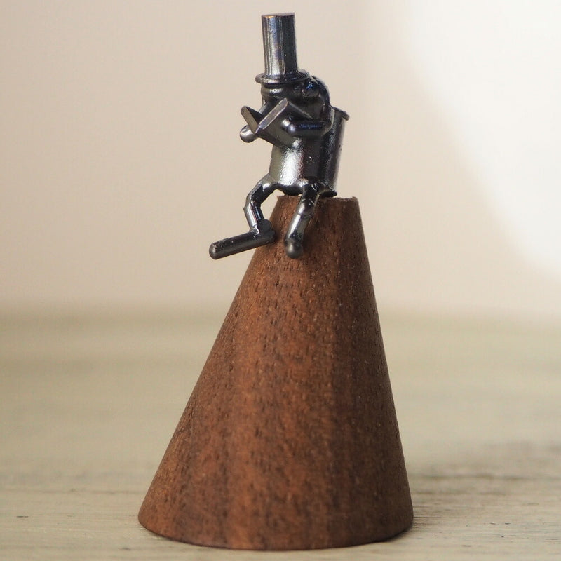 ブロンズ造形作家・コイズミタダシ コビトさんのリングスタンド「キミと読む」 [KO-RS-04]