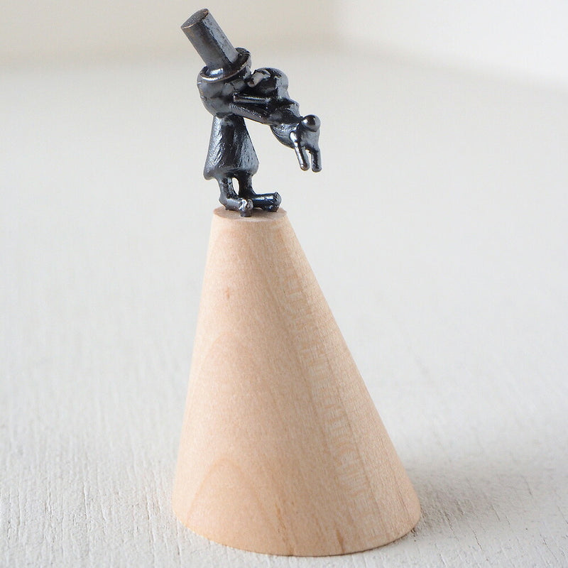 Bronze sculptor Tadashi Koizumi Kobito's ring stand "Come on" [KO-RS-05] 