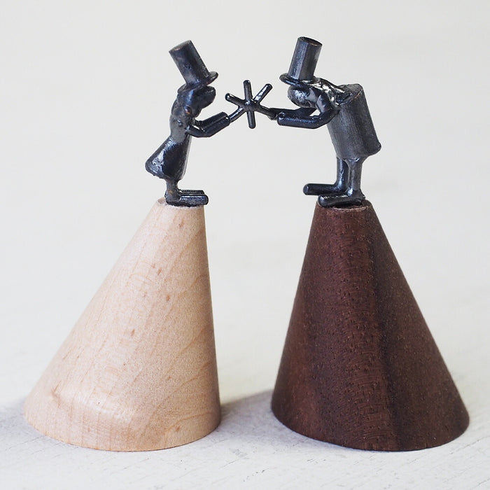 [Also popular as a wedding gift] Ring stand by bronze sculptor Tadashi Koizumi Kobito "With the Stars" [KO-RS-09] 