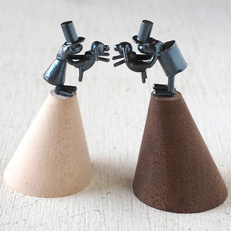 [Recommended for dog lovers] Bronze sculptor Tadashi Koizumi Kobito's ring stand "Wonderful Life" [KO-RS-10] 