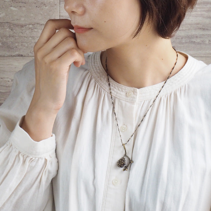 Lano Pine Cone Necklace Labradorite x Antique Brass [LN-4075]
