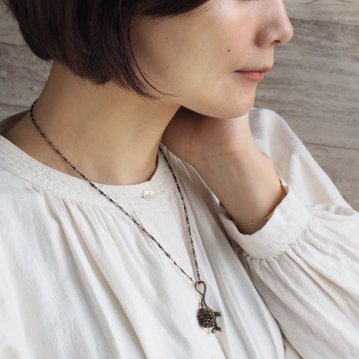 Lano Pine Cone Necklace Labradorite x Antique Brass [LN-4075]