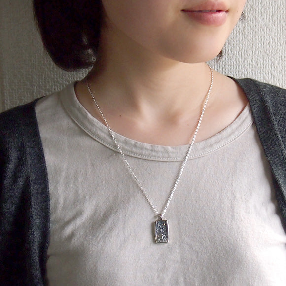 moge handmade silver accessories I was looking at the same moon -puppy- silver necklace [mo-N-028] 