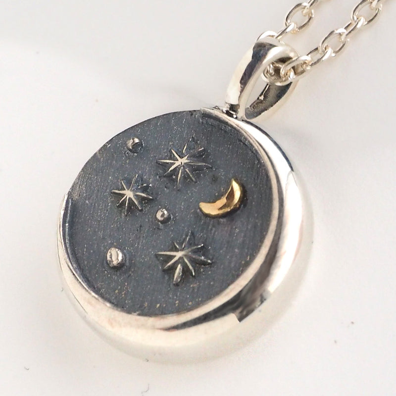 moge Handmade silver accessories Beyond the starry sky -A sky with a crescent moon- Silver necklace [mo-N-042] 