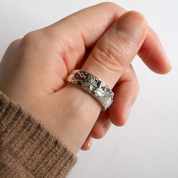 [Choose from 2 colors] moge silver accessories Under the sunlight filtering through the trees -rhinoceros and friends- silver ring 7.5mm [mo-R-019] 