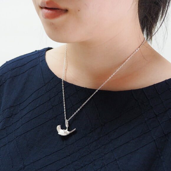 【2色】marship（マーシップ） 手作りアクセサリー ぶら下がりウロコインコ シルバーネックレス [MS-NC-16]