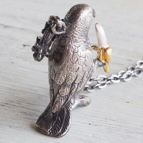 marship（マーシップ） 手作りアクセサリー バナナもぐもぐヨウム シルバーネックレス 黒仕上げ[MS-NC-27]