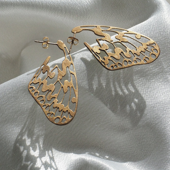 sasakihitomi（ササキヒトミ） ちょうのハネピアス 真鍮 18金コーティング 両耳セット レディース [No-001B]