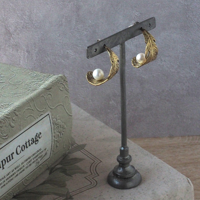 sasakihitomi Tori no Hane Earrings Brass &amp; White Pearl Binaural Set Women's [No-014B] 