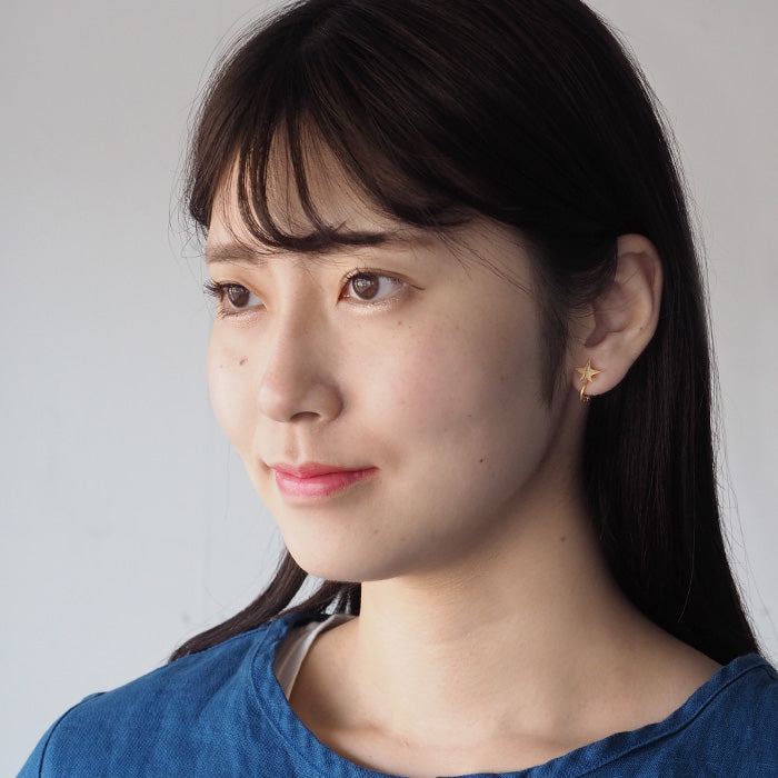 sasakihitomi（ササキヒトミ） お星さまイヤリング 真鍮 18金コーティング 両耳セット レディース [No-038B-E]