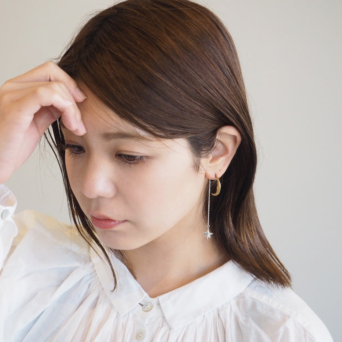 sasakihitomi (Sasaki Hitomi) moon and star earrings S size, brass moon &amp; silver star one ear ladies [No-039-B] 