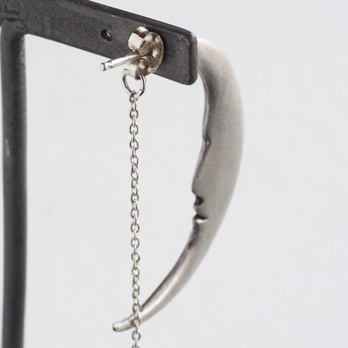 sasakihitomi（ササキヒトミ） 月と星のピアス 片耳 シルバーの月＆真鍮の星 レディース [No-039SV]