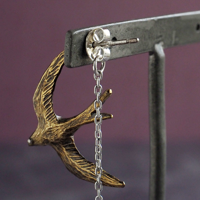 sasakihitomi（ササキヒトミ） つばめと星ピアス 片耳 真鍮＆シルバー レディース [No-047B]