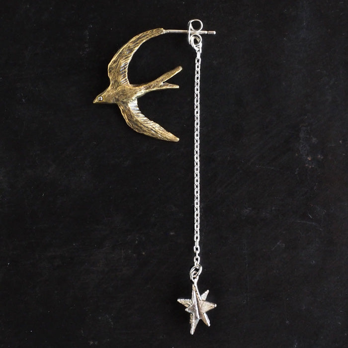 sasakihitomi（ササキヒトミ） つばめと星ピアス 片耳 真鍮＆シルバー レディース [No-047B]