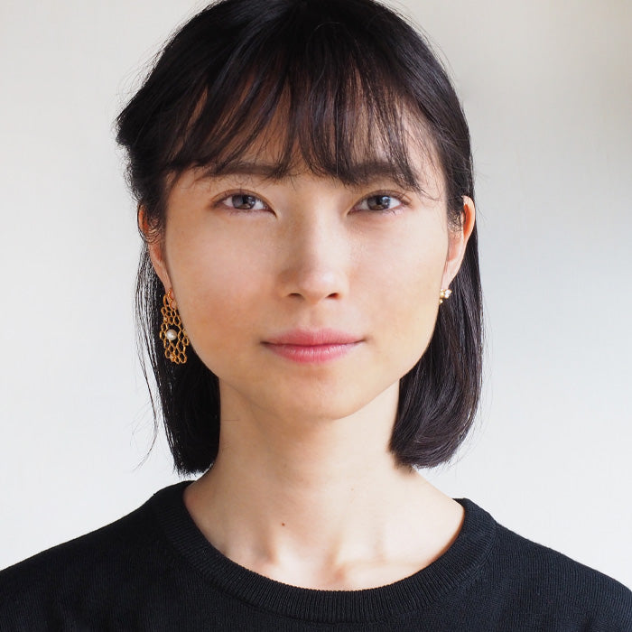 sasakihitomi Bee and Hive Nest Earrings Asymmetrical Brass 18K Gold Coating Binaural Set Women's [No-060-G] 