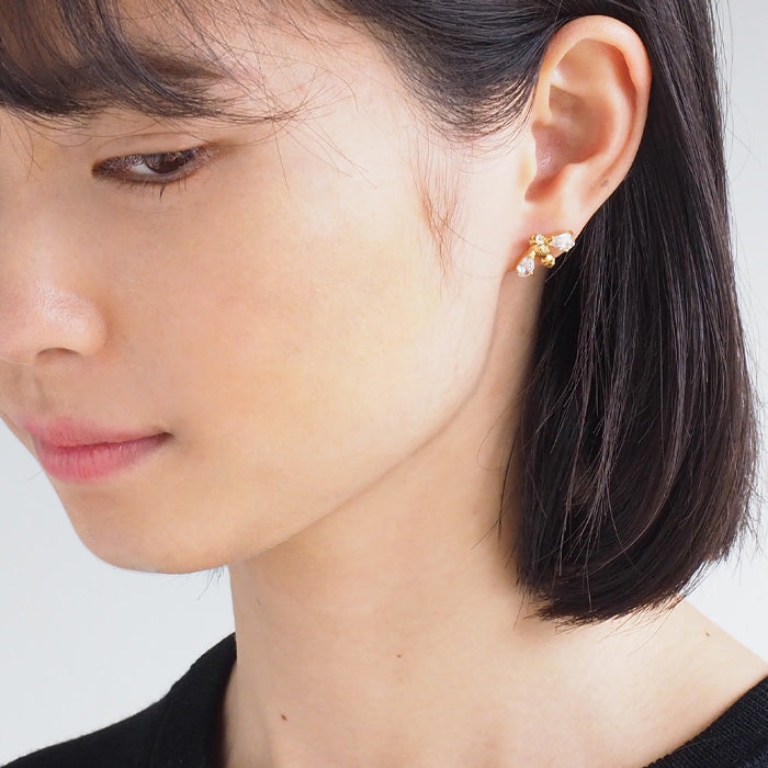 sasakihitomi Bee and Hive Nest Earrings Asymmetrical Brass 18K Gold Coating Binaural Set Women's [No-060-G] 