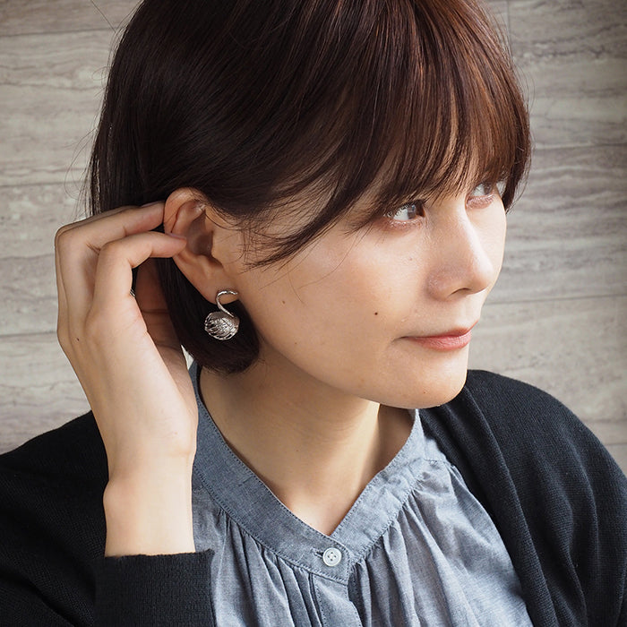 sasakihitomi Swan Earrings Silver &amp; White Pearl Binaural Set Women's [No-070] 