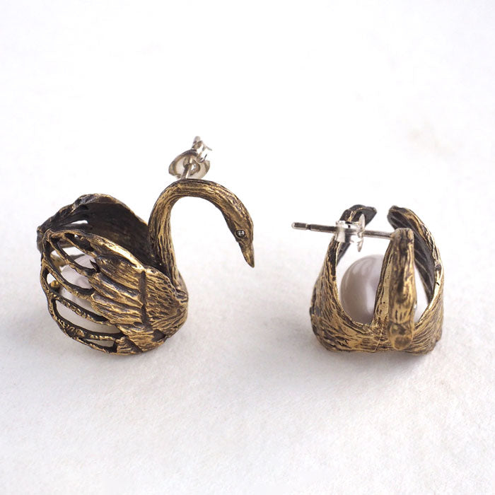 sasakihitomi Swan Earrings Brass &amp; Pearl Binaural Set Women's [No-070B] 