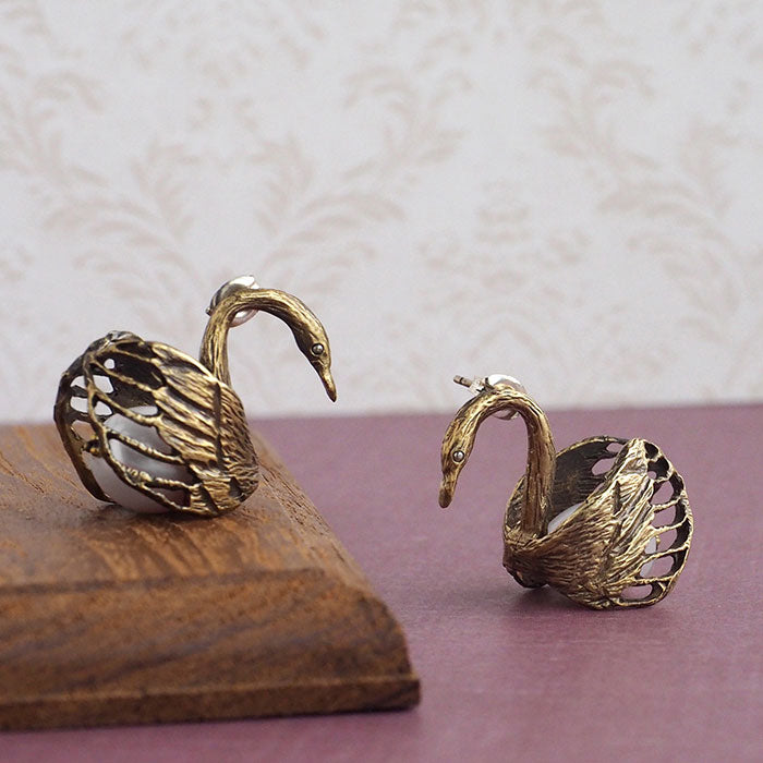 sasakihitomi Swan Earrings Brass &amp; Pearl Binaural Set Women's [No-070B] 
