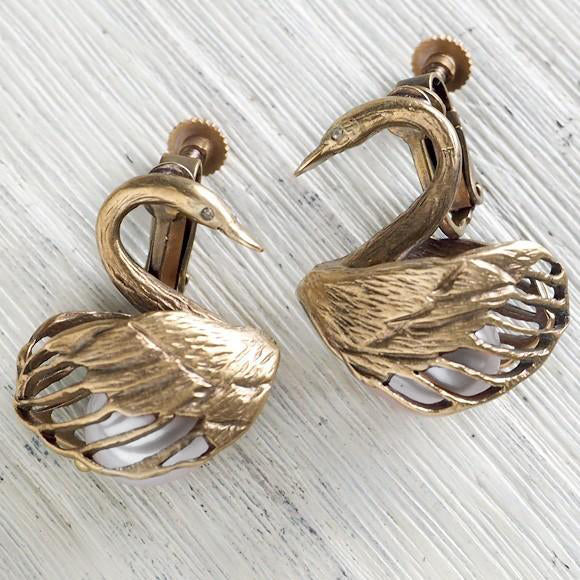 sasakihitomi（ササキヒトミ） スワンのイヤリング 真鍮＆ホワイトパール 両耳セット レディース [No-070B-E]