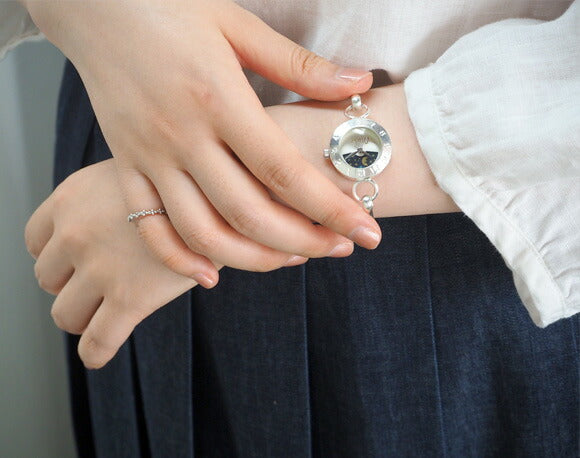 渡辺工房 手作り腕時計 “Silver Armlet 3” レディースシルバー SUN＆MOON 12時スワロフスキー [NW-289MSV-SM]