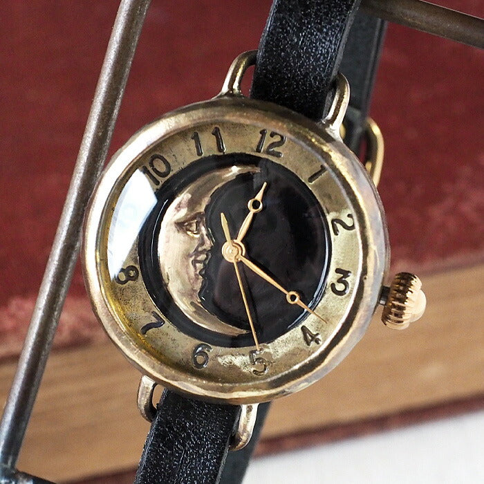Watanabe Kobo Handmade Watch “Crescent Moon4-MB” Crescent Black Dial Arabic Numerals Ladies Brass [NW-366CM4-BK-AR] 