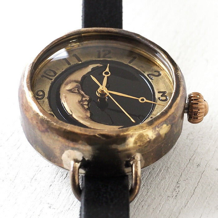 Watanabe Kobo Handmade Watch “Crescent Moon4-MB” Crescent Black Dial Arabic Numerals Ladies Brass [NW-366CM4-BK-AR] 
