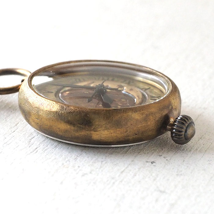 渡辺工房 手作り懐中時計 “Crescent Moon-MB” メンズブラス 甲丸ケース 革紐チェーン [NW-379CM]