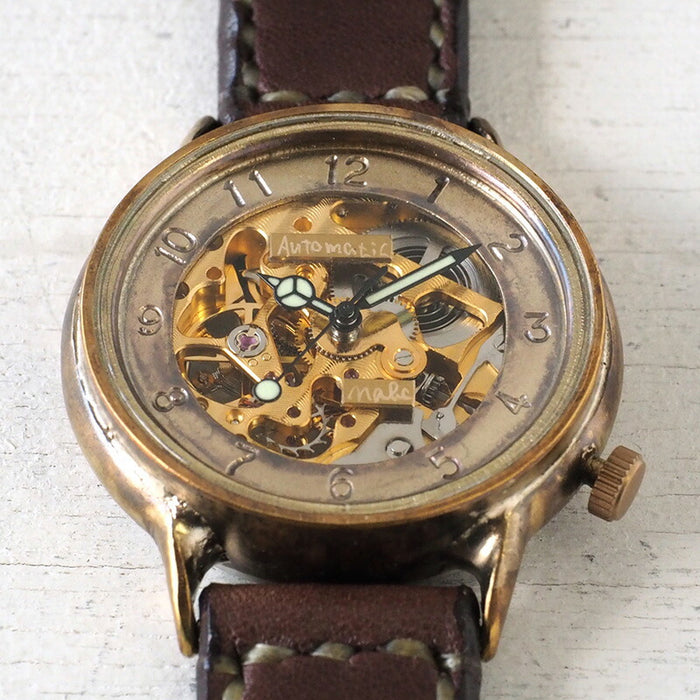 Watanabe Kobo 手工手錶自動上鍊後蓋鏤空阿拉伯數字雕刻男士黃銅手工縫製皮帶 [NW-BAM021-AR] 