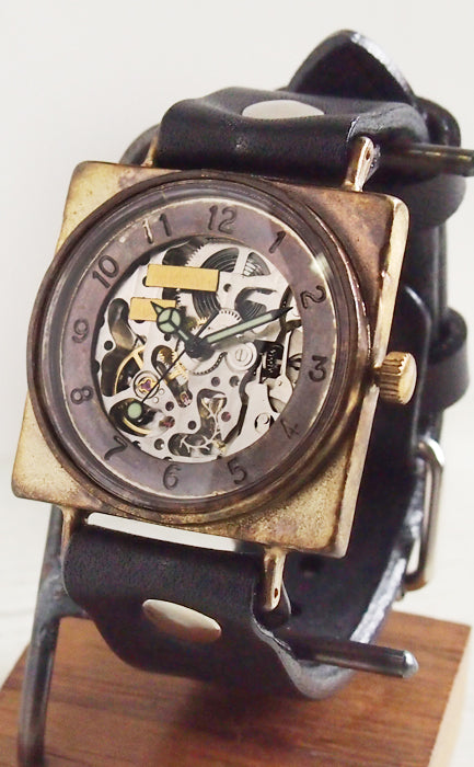 渡辺工房 手作り腕時計 自動巻 裏スケルトン スクエア 刻印数字インデックス ジャンボブラス [NW-BAM026]