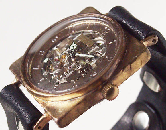 渡辺工房 手作り腕時計 自動巻 裏スケルトン スクエア 刻印数字インデックス ジャンボブラス [NW-BAM026]