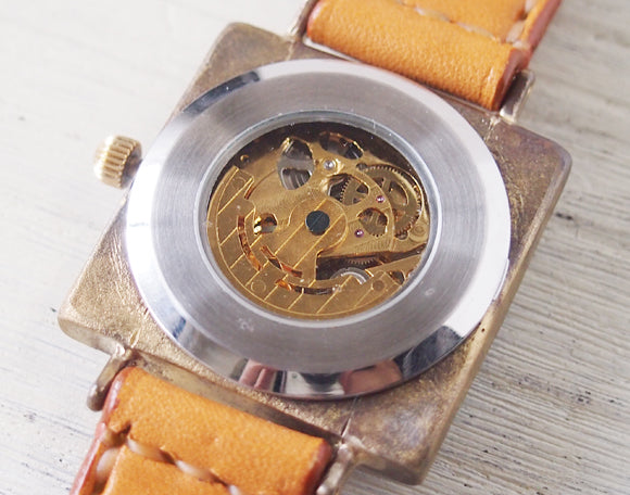 渡辺工房 手作り腕時計 自動巻 裏スケルトン スクエア 立体数字インデックス ジャンボブラス [NW-BAM027]