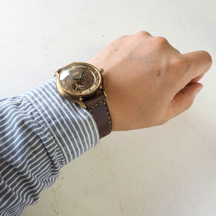 渡辺工房 手作り腕時計 自動巻き 裏スケルトン ジャンボブラス “オープンハート” アラビア数字 手縫いベルト [NW-BAM060-T]