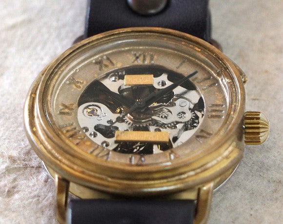 渡辺工房 手作り腕時計 裏スケルトン 手巻き式 メンズブラス ローマ数字 [NW-BHW063]