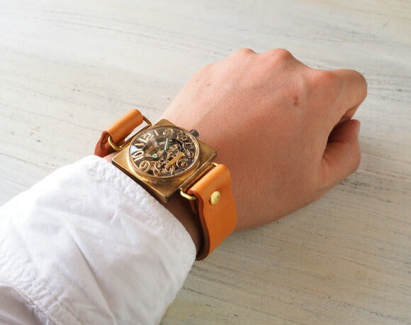 渡辺工房 手作り腕時計 手巻き式 裏スケルトン スクエア 32mmメンズブラス 立体数字＆刻印数字 [NW-BHW095]